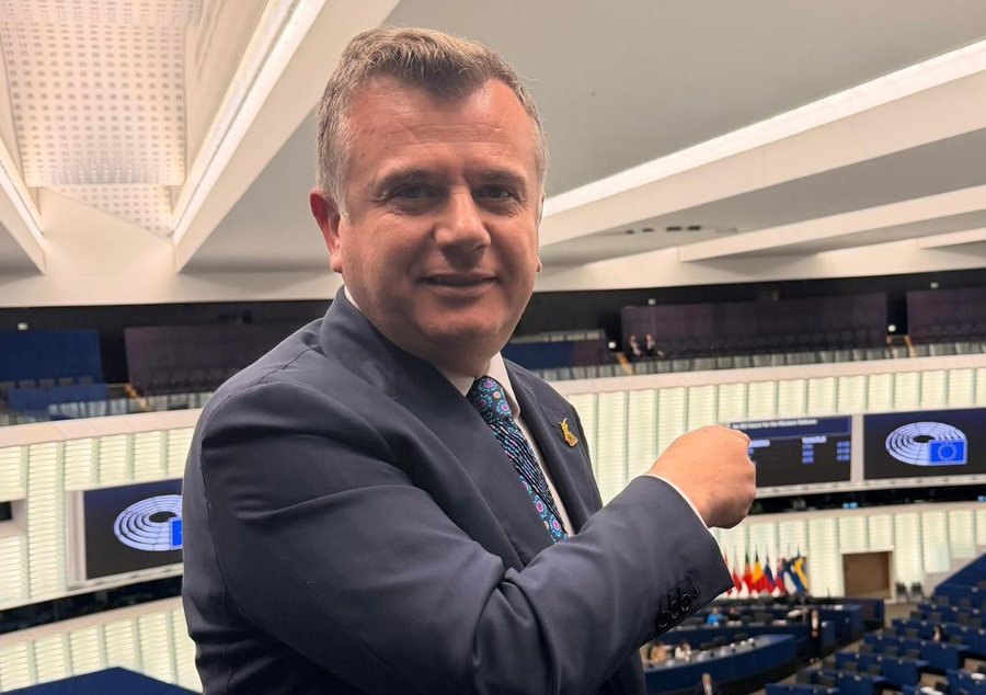 Taulant Balla jep lajme t&euml; mira p&euml;r Shqip&euml;rin&euml; nga