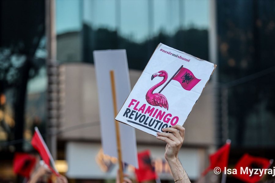 Drejtuesi i protest&euml;s dhe banorja e Rrjollit mes 16 protestuesve t&euml;