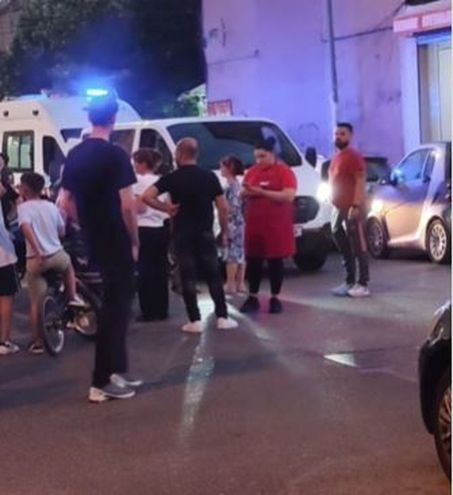 Qytetari tenton t&euml; grabis&euml; marketin n&euml; Kinostudio! E p&euml;son