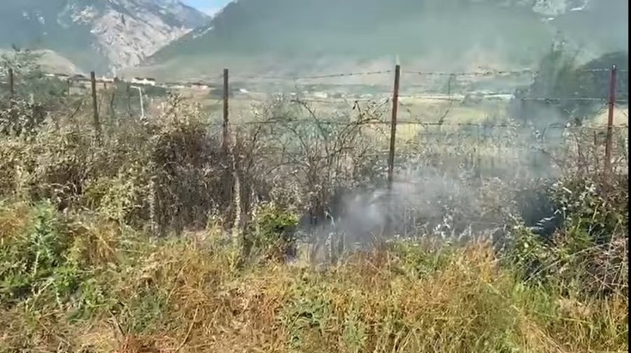 Flak&euml;t p&euml;rfshijn&euml; nj&euml; sip&euml;rfaqe me bim&euml;si n&euml;