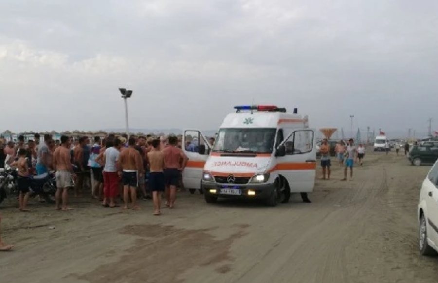 Vajzat 9 dhe 11 vje&ccedil;e u mbyt&euml;n n&euml; plazhin publik, trupat e