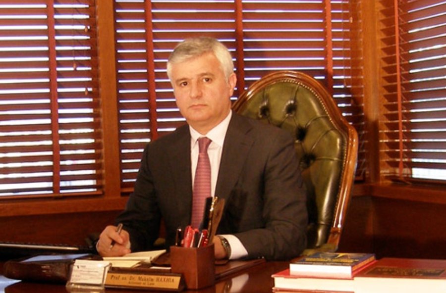 Maks Haxhia n&euml; sfid&euml; me veten, rikonfirmohet n&euml; krye t&euml;