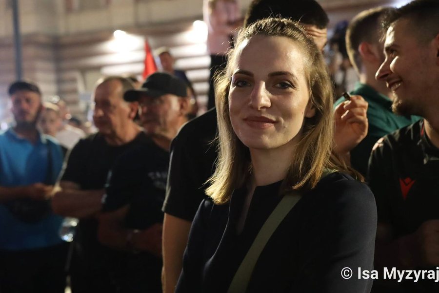 U pa mes protestuesve pas largimit nga socialist&euml;t, REAGON Marjana