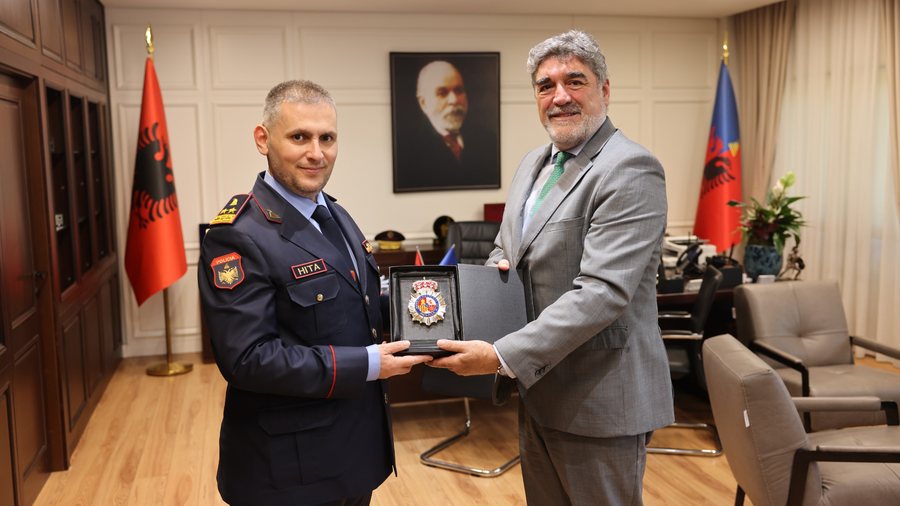 Shqip&euml;ria dhe Spanja forcojn&euml; aleanc&euml;n policore, Hita