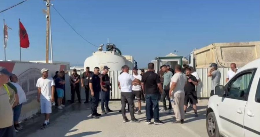 S&euml;rish p&euml;rplasje n&euml; Aeroportin e Vlor&euml;s, kamion&euml;t e