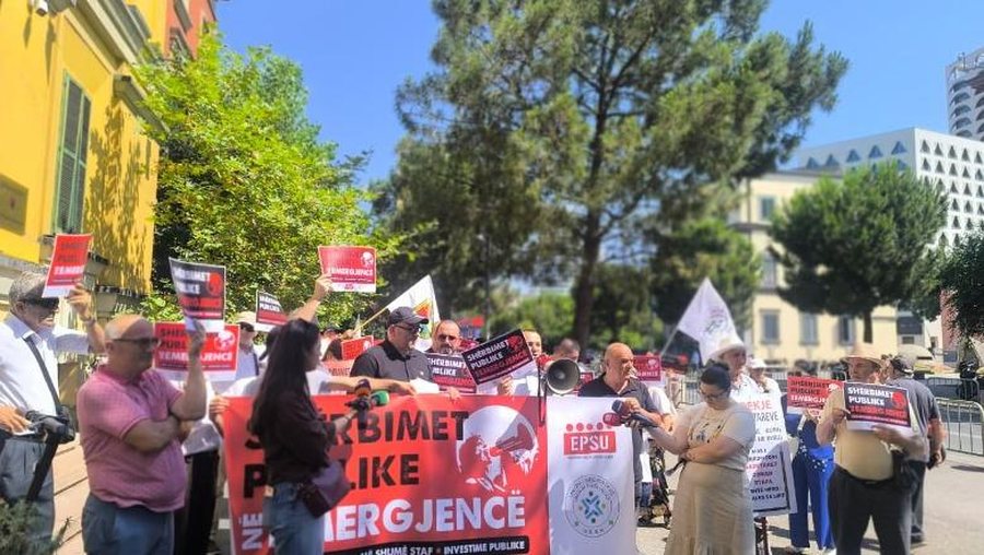 Nga pagat e drejta deri te ndalimi i emigracionit, Unioni i Sindikatave