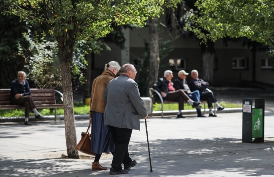 Pensioni nuk mjafton p&euml;r t&euml; jetuar, mbi 130 mij&euml; t&euml; moshuar