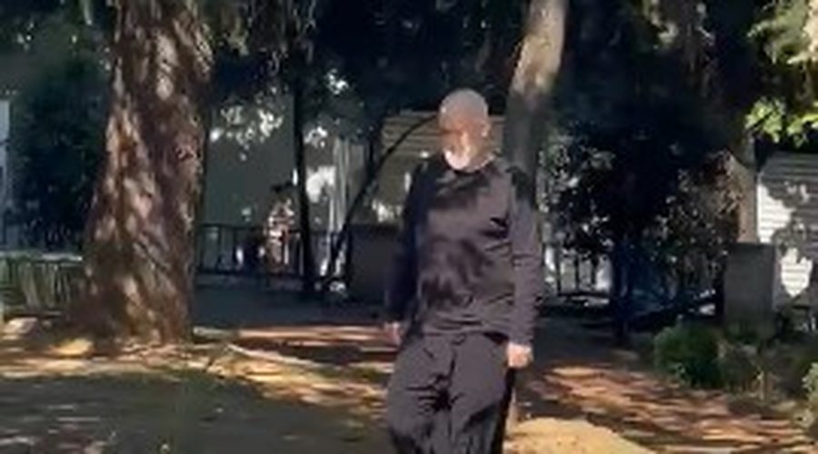 Mbledh sot drejtuesit politik&euml; t&euml; qarqeve dhe kryebashkiak&euml;t, Edi