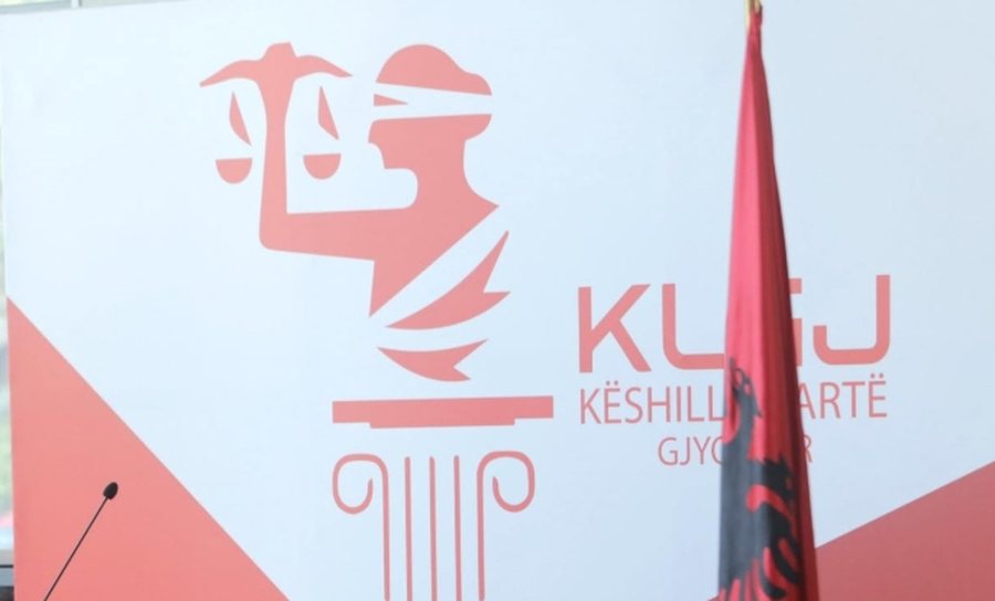 Engert P&euml;llumbi dhe Dhimit&euml;r Lara n&euml; gar&euml; p&euml;r Apelin,
