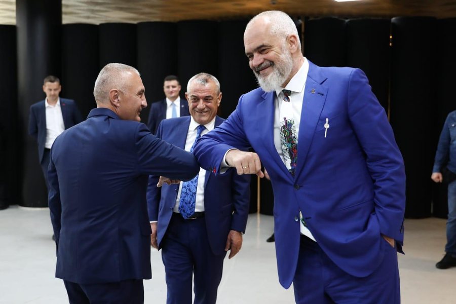 K&Euml;RKESA E PAPRITUR/ Ilir Meta do q&euml; d&euml;shmitar&euml; n&euml;