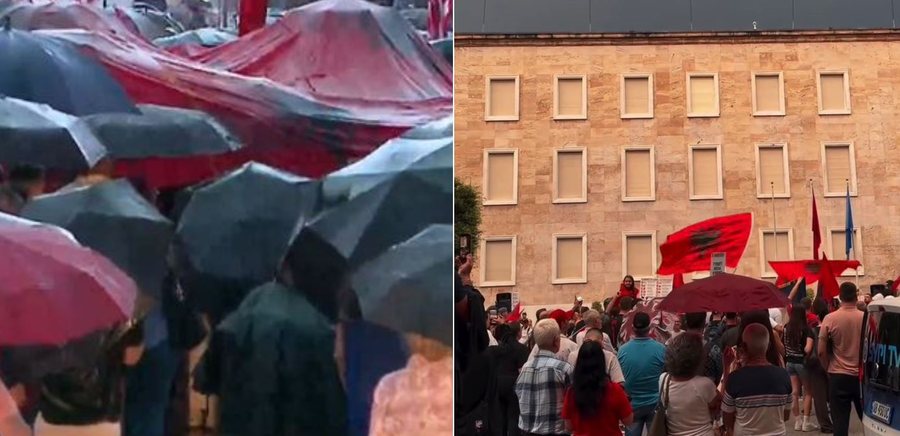 Me &ccedil;adra n&euml; duar, protestuesit k&euml;rkojn&euml; revolucion,