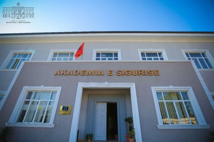 Helmimi i 60 kursant&euml;ve te Akademia e Siguris&euml;, reagon SORI-AL: Aty