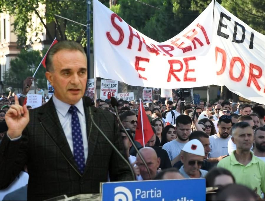 "Nj&euml; ndjenj&euml; xhelozie..." Demokrat&euml;t ndajn&euml; pamje