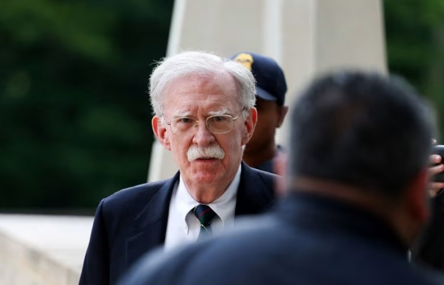 Gjyqet ndaj kund&euml;rshtar&euml;ve t&euml; presidentit Trump, John Bolton