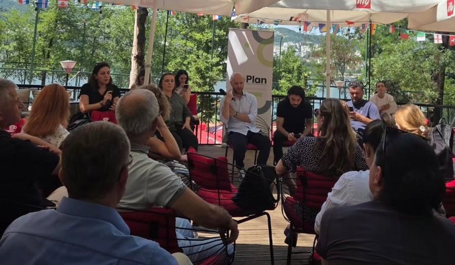 &ldquo;Po organizohemi&rdquo;, Rigels Xhemollari poston FOTOT: U mblodh&euml;m