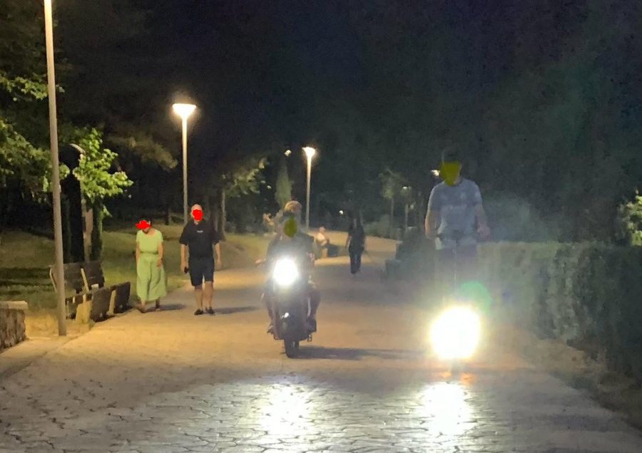 Ish-ambasadori publikon FOTO dhe ngre shqet&euml;simin: Asnj&euml; polic n&euml;