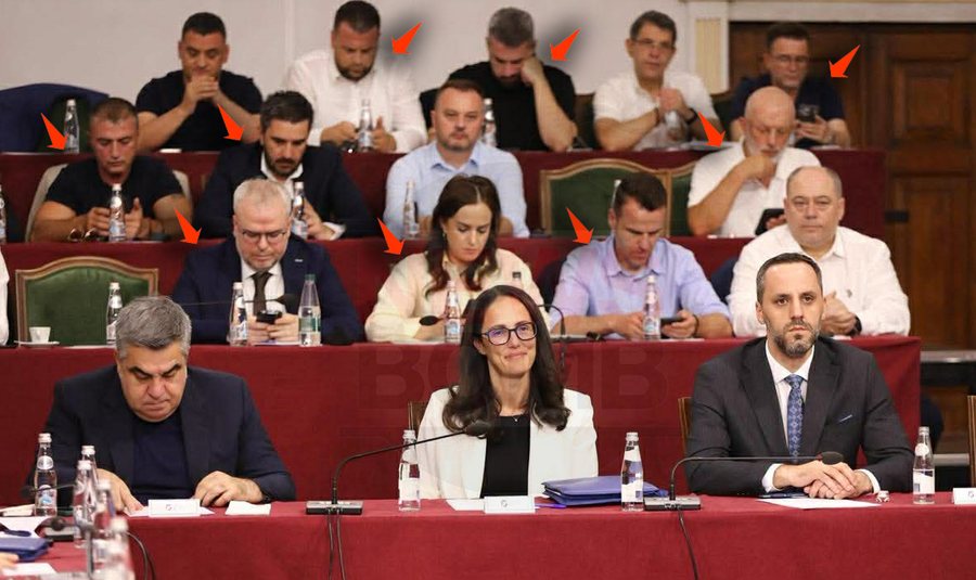 FOTOLAJM/ Edi Rama u fliste p&euml;r "angazhim masiv" n&euml; rrjetet