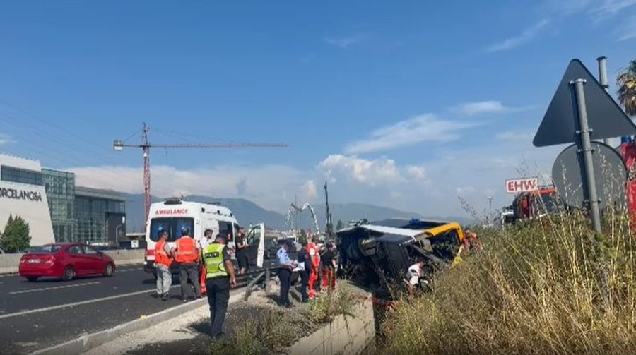 Aksidenti tragjik me dy viktima n&euml; hyrje t&euml; Tiran&euml;s, 7 persona