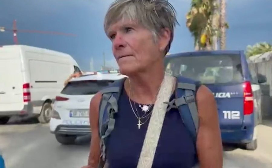 &ldquo;Njer&euml;zit e gjakosur b&euml;rtisnin!&rdquo; Turistja q&euml; i