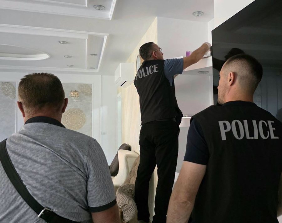 Operacion kund&euml;r krimit t&euml; organizuar n&euml; Kosov&euml;, arrestohen