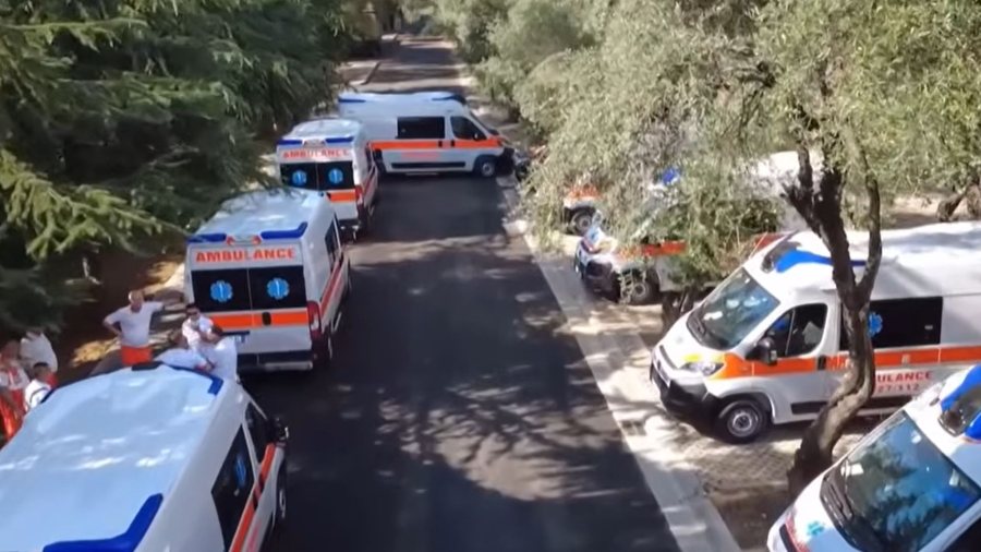 Urgjenca Komb&euml;tare me 13 autoambulanca t&euml; reja, ministrja Sala: Ndihma