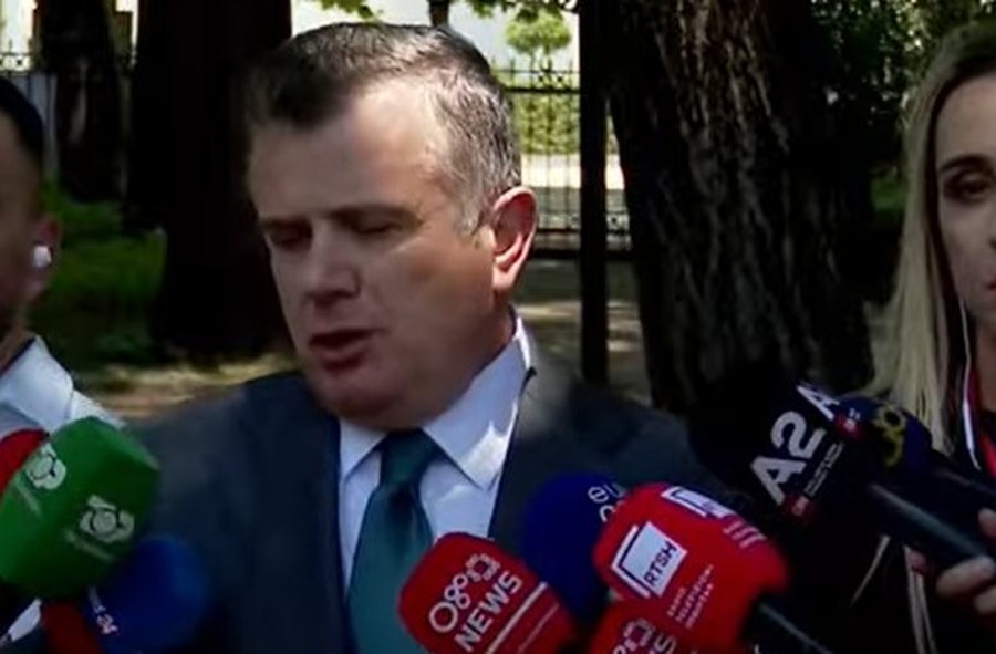 &ldquo;Kam frik&euml; vet&euml;m Zotin!&rdquo; &ldquo;Shqiponjat&rdquo;