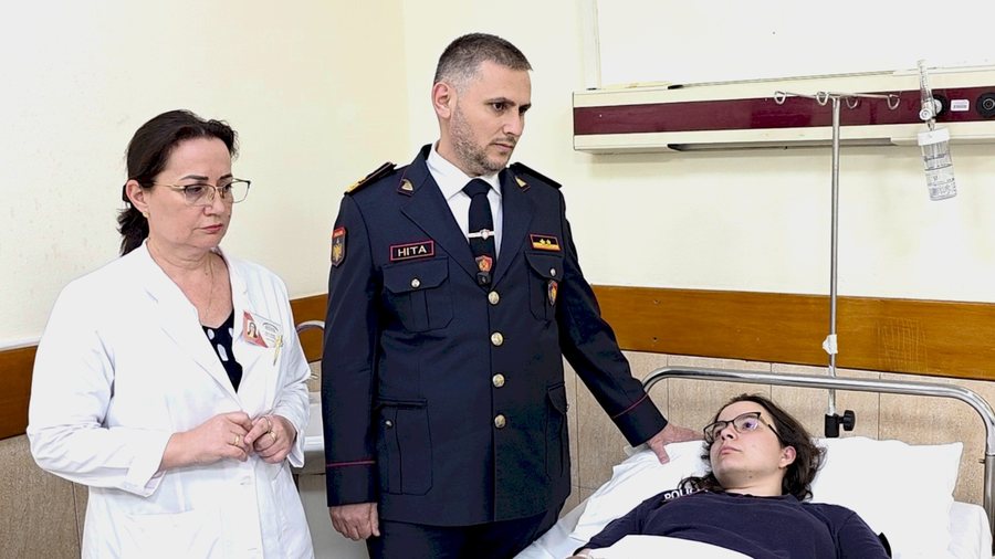 U l&euml;nduan sot gjat&euml; p&euml;rplasjeve, Sk&euml;nder Hita viziton