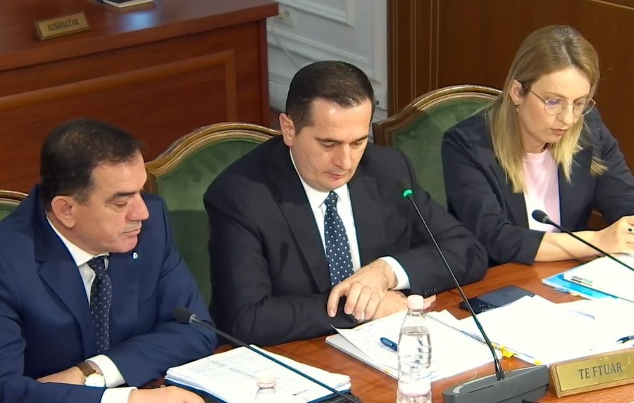 Klodian Braho prezanton pun&euml;n e Altin Dumanit vjet n&euml; SPAK: Jan&euml;