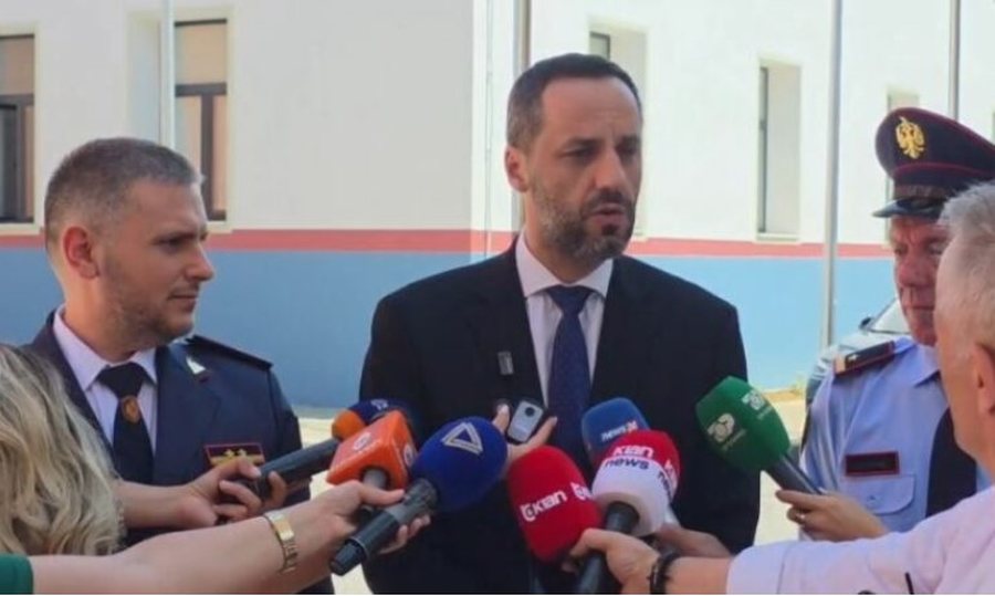 P&euml;rplasjet para Kuvendit, Lamallari: Protesta &euml;sht&euml; e ligjshme,