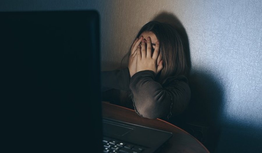Qendra p&euml;r Internet t&euml; Sigurt ngre ALARMIN! Mbi 42 mij&euml; foto dhe