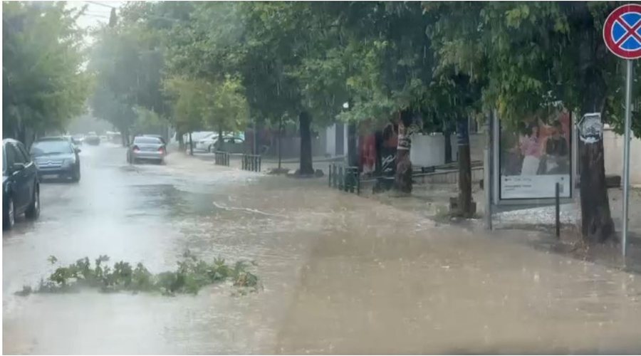 "&Ccedil;mendet" moti n&euml; mes t&euml; ver&euml;s, stuhi e fuqishme