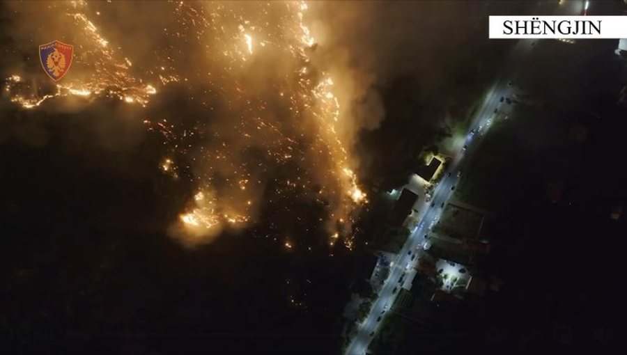 Dogji mbeturinat pran&euml; biznesit t&euml; tij dhe i vuri flak&euml;n malit