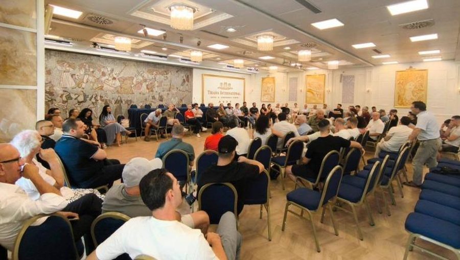 Kush &euml;sht&euml; &ldquo;kryendrituri&rdquo; q&euml; hodhi iden&euml;