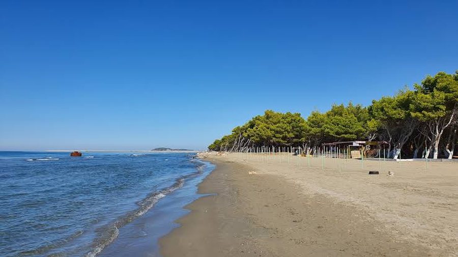 Ndodh n&euml; Plazhin e Vjet&euml;r t&euml; Vlor&euml;s! 19-vje&ccedil;ari