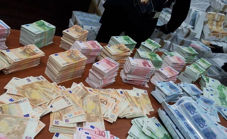 &ldquo;Num&euml;roni lek&euml;t!&rdquo; 2 milion&euml; euro hyn&euml; nga porti