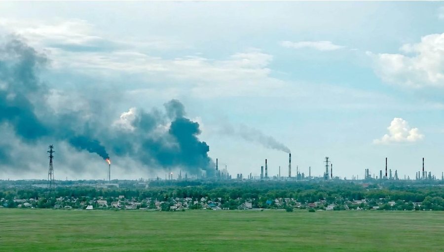 Ukraina godet territorin rus, n&euml; sh&euml;njest&euml;r rafineria m&euml; e