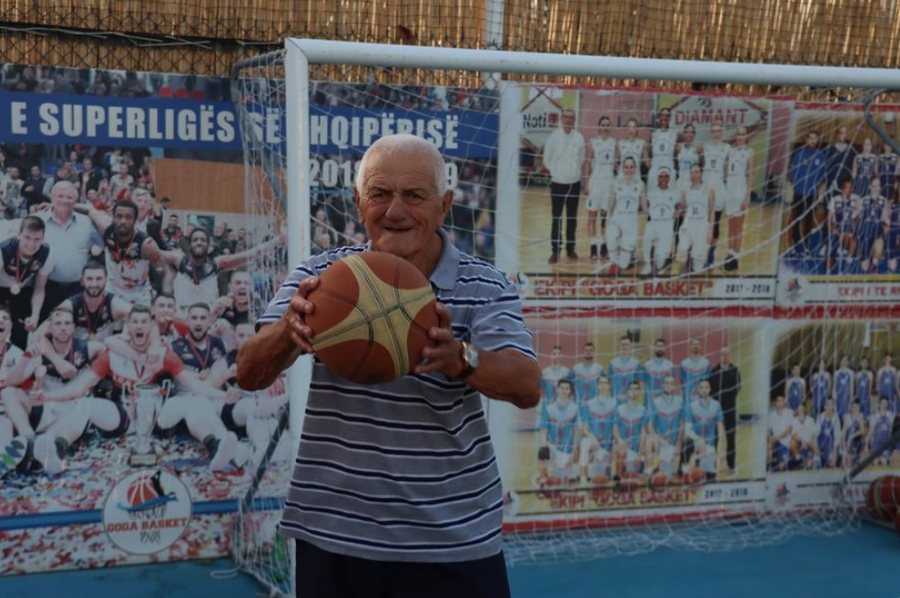 Ia dedikoi jetën dhe kohën brezave të rinj, ish-basketbollisti i