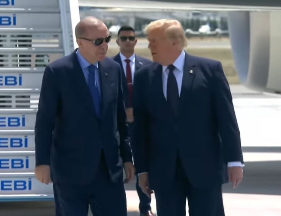 Samiti i NATO-s, presidenti Donald Trump mb&euml;rrin n&euml; Turqi, pritet nga
