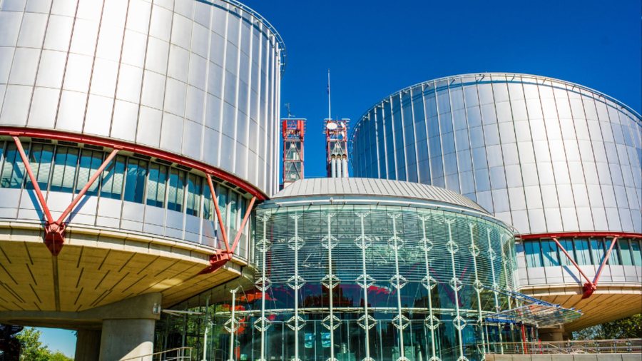 Sistemi i drejt&euml;sis&euml; n&euml; kriz&euml;, Strasburgu trondit