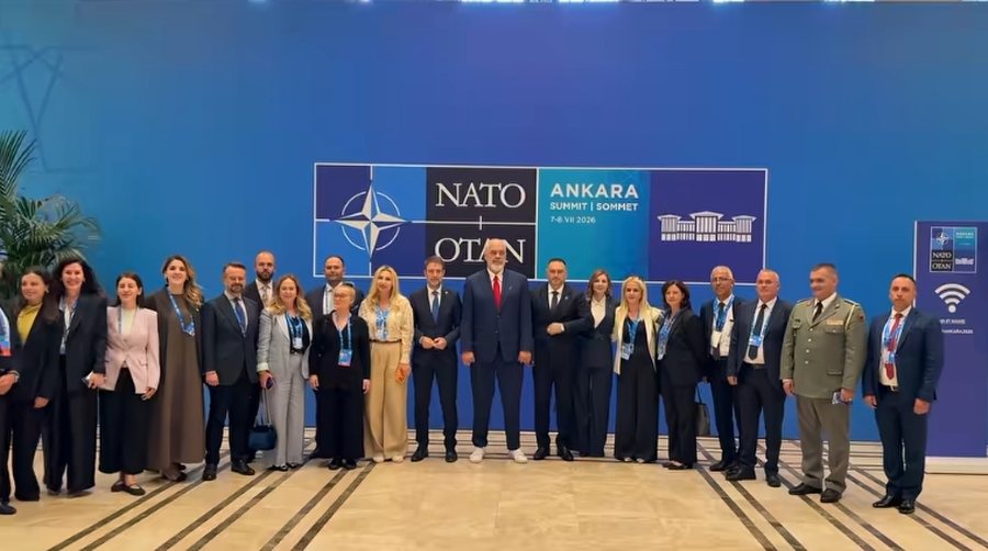 Samiti historik i NATO-s n&euml; Tiran&euml;, t&euml; gjith&euml; Ministrat,