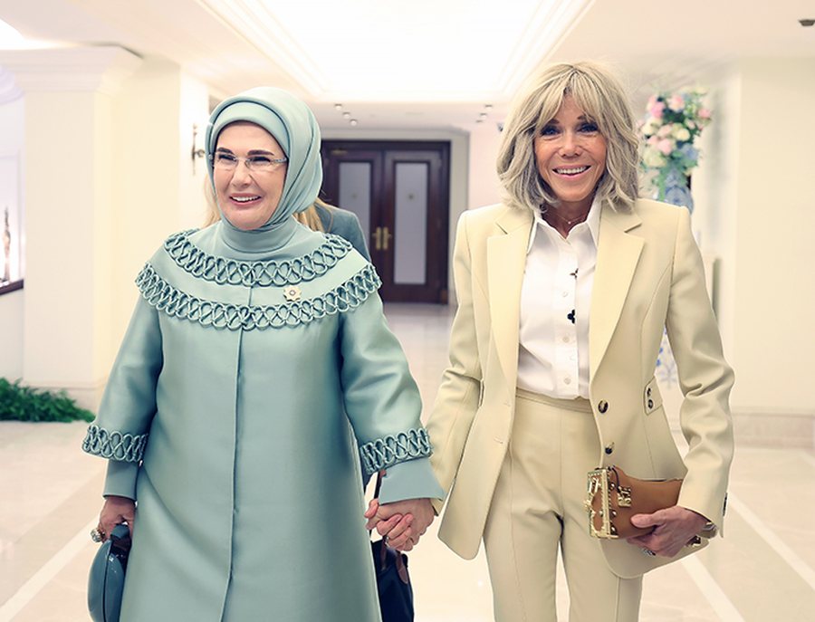 Emine Erdogan n&euml; qend&euml;r t&euml; v&euml;mendjes, momentet q&euml;
