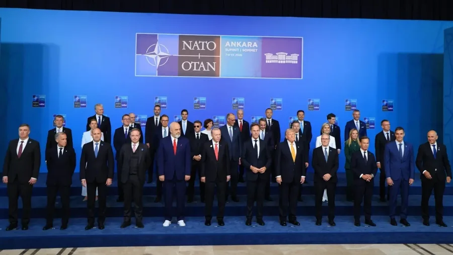 Si reaguan lider&euml;t e NATO-s pas marrjes s&euml; revolverit t&euml; dhuruar