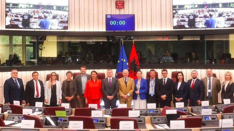 &ldquo;Shqip&euml;ria nuk ndalet&rdquo;, Edi Rama: Europarlamentar&euml;t edhe