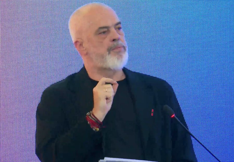 &ldquo;I gjeta n&euml; llum, sot protestojn&euml;!&rdquo; Rama sjell fjal&euml;t