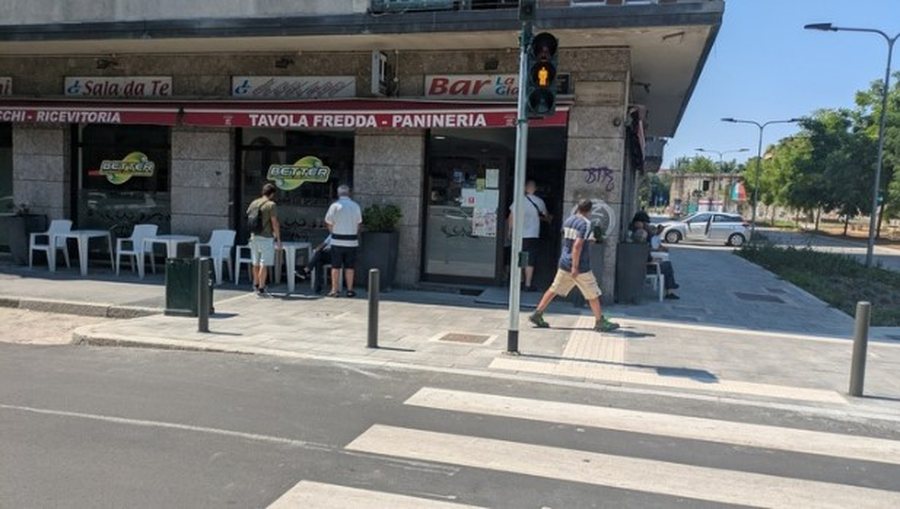 &ldquo;Ti je grua, un&euml; jam burr&euml; mysliman!" Algjeriani sulmon me