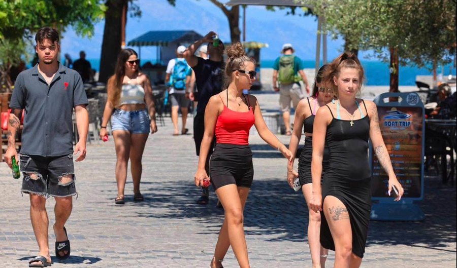 Shkodra "pushtohet" nga turist&euml;t, Rama publikon pamje nga qyteti