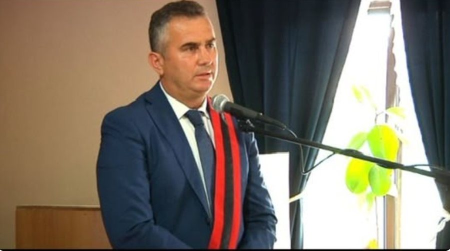 Akuzohet p&euml;r shp&euml;rdorim detyre n&euml; bashk&euml;punim,