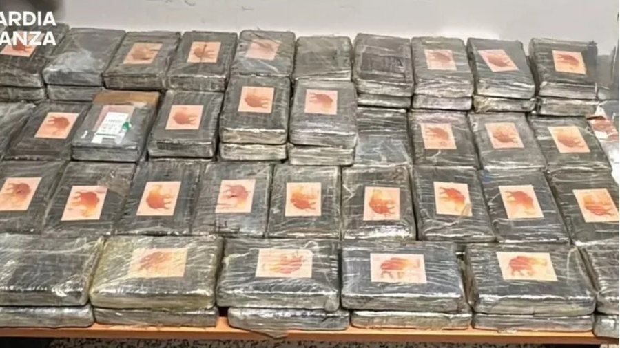 Goditet rrjeti i trafikut t&euml; drog&euml;s n&euml; Itali, arrestohen tre
