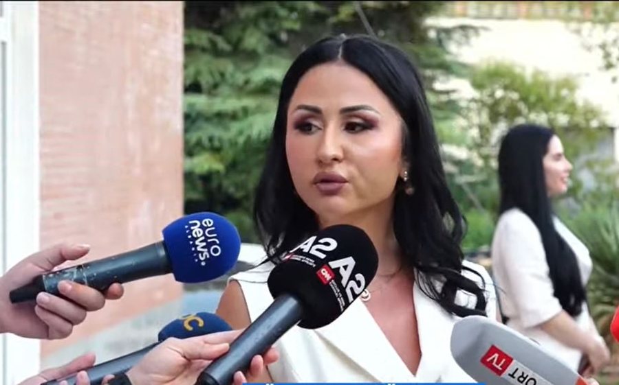 U p&euml;rplas me Berish&euml;n, Ku&ccedil;ana b&euml;n akuz&euml;n e