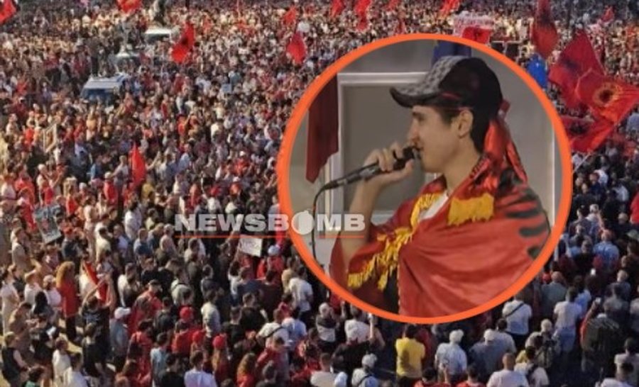 I riu nuk p&euml;rmbahet n&euml; protest&euml;, me flamurin kuqezi mbi supe